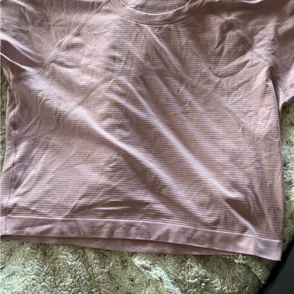 lululemon athletica Light Pink Crop Top - Picture 1 of 3